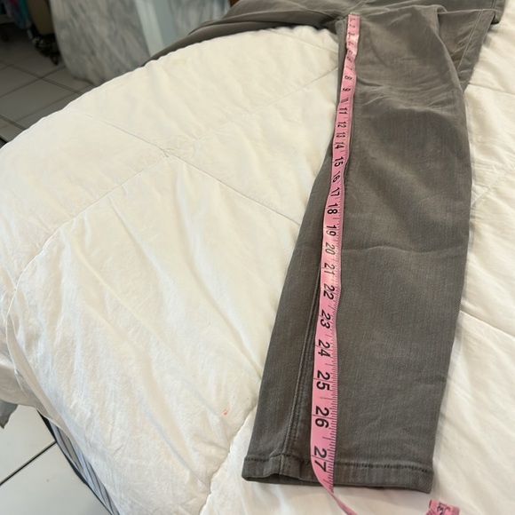 HUDSON Jeans - Picture 13 of 14